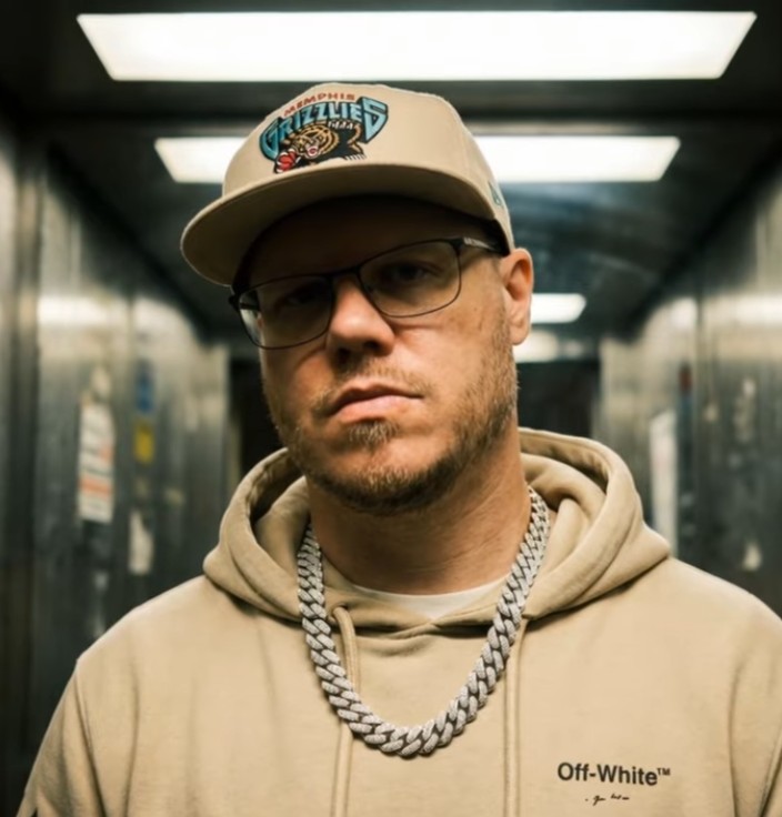 DJ E-FEKT Portrait – Berlin's Black Music Specialist